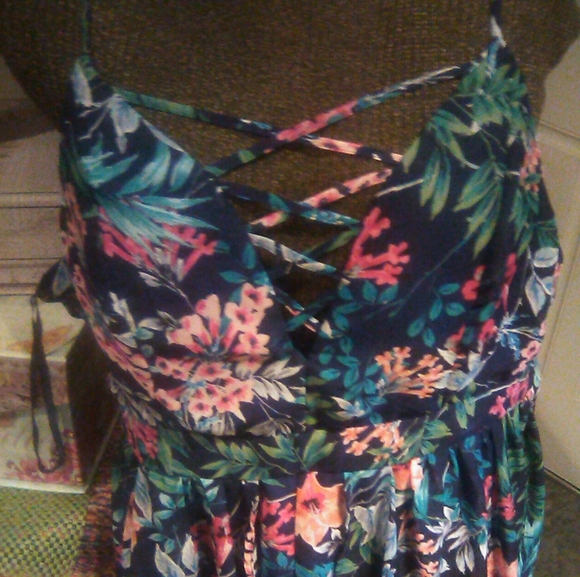 Brand New Tropical maxi dress with built in shorts - Picture 3 of 6